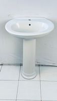 Ensemble WC monobloc moderne à double chasse et lavabo sur pied avec siège à fermeture douce pour lavage des fesses - Vente en gros