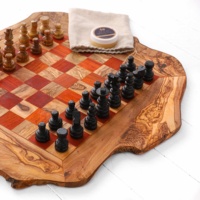 Ensemble d'échecs ArtisRaw CG004 avec plateau en bois brut irrégulier (brandy/marron et noir/marron), fait main, personnalisé, origine TN, pour les plus de 14 ans