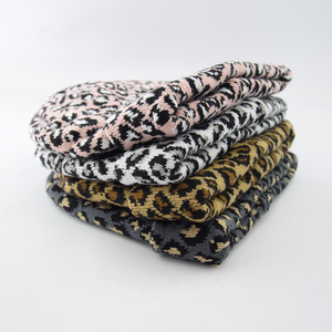 Gorro de Invierno Personalizado al por Mayor para Mujer, Gorro de Punto con Estampado Digital de Alta Calidad - Product Image 3