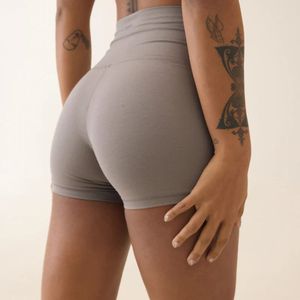 กางเกงโยคะเอวสูงไร้ตะเข็บสำหรับผู้หญิง-ผ้าสแปนเด็กซ์/โพลีเอสเตอร์ แห้งเร็ว ระบายอากาศได้ดี เป็นมิตรกับสิ่งแวดล้อม ไซส์พลัส สำหรับออกกำลังกายและฟิตเนส - Product Image 3