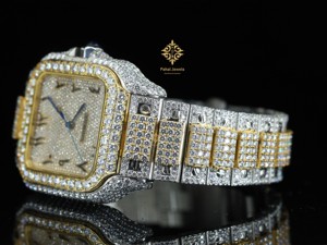 Reloj Inteligente de Acero Inoxidable con Diamantes de Claridad VVS, Diseño Moderno, Esfera Chapada en Oro, Movimiento con Números Romanos, Accesorio de Lujo - Product Image 4