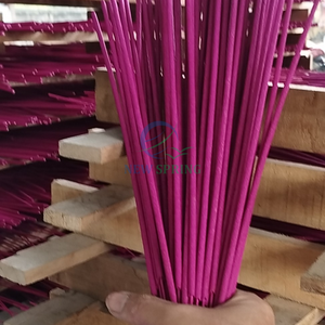 Fabricante de incienso de madera de agar de Vietnam, respetuoso con el medio ambiente, tamaño personalizado, opciones de color, tipo de tapón de cilantro para prácticas religiosas diarias - Product Image 4