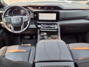 GMC Sierra 1500 AT4 2024, Cabina Doble, Tracción en las Cuatro Ruedas, Volante a la Izquierda, SUV, Caja de Cambios, Cámara Trasera, Motor Inteligente, Portaequipajes de Aleación de Aluminio, Sin Accidentes - Product Image 2