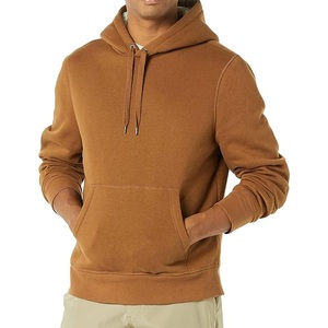 Sweat à capuche Horizon Style pour homme, conçu pour un confort naturel, avec une forme épurée et un style élégant pour tous les jours. - Product Image 3