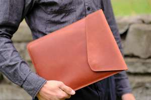 เคสแล็ปท็อปหนังแท้แบบพกพาที่ทนทานหรูหราออกแบบคลาสสิกสำหรับนักธุรกิจสำนักงานประจำวัน GLS-0376 - Product Image 3