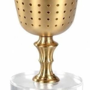 เตาเผาเครื่องหอมบาคูร์โลหะสีทองหรูหรา พร้อมฐานอะคริลิกและดีไซน์แบบเจาะรู เตาเผาอูดแบบอาหรับ สำหรับเป็นของขวัญในช่วงรอมฎอนของตะวันออกกลาง - Product Image 5