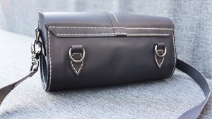 Vente en gros de LCYB-0074 dames en cuir sac à bandoulière nouveau design de mode cylindre léger portable fermeture éclair mignon style étranger - Product Image 3