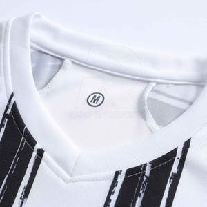 Uniforme de Fútbol de Poliéster Transpirable de Alta Calidad, Fabricación en Fábrica, Color y Diseño Personalizados para Hombres Adultos - Product Image 3