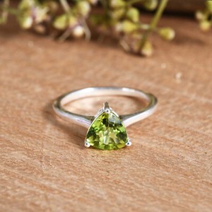 Bague artisanale vintage pour femme en argent sterling plaqué platine avec pierre précieuse naturelle Prehnite Hydro de 8 mm certifiée IGI HARI OM - Product Image 1