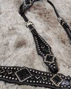 Personnalisé Premium Western Tack Set Haute Qualité Perlé Strass En Cuir Cheval Headstall Poitrine Collier Personnalisé De Luxe Travail Manuel Bas - Product Image 3