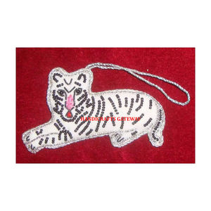 Adornos navideños a granel para decoración de árboles con forma de tigre de fiesta de celebración Zari bordado adornos navideños - Product Image 1