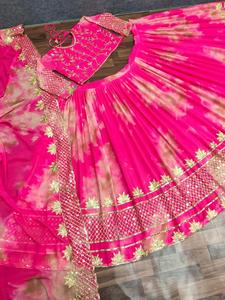 Vêtement ethnique indien, lehenga choli en georgette de couleur rose avec dupatta, avec impression numérique lourde, broderie de séquence, travail de lehenga - Product Image 4