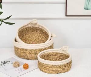 Beau panier en rotin fabriqué à la main pratique pour tout espace Panier en rotin durable naturel article de décoration intérieure - Product Image 2