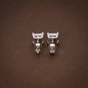 Boucles d'oreilles en diamant de laboratoire certifié IGI taille princesse pour cadeau de mariage, boucles d'oreilles solitaires en or 14 carats à bas prix - Product Image 4