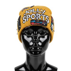 Gorro de Punto Premium para Mujer, Tejido Suave de Mezcla Acrílica, Ajuste Invernal, Parche Bordado, Tachuelas Metálicas, Logotipo Personalizado, Gorro Jacquard - Product Image 1