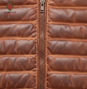 เสื้อแจ็คเก็ตบอมเบอร์ลำลองสำหรับผู้ชายสำหรับฤดูหนาว พร้อมซิปปิด ลายเรียบ บริการ OEM หนังเคลือบขัดเงาแบบวินเทจ - Product Image 6