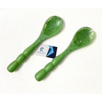 Juego de utensilios para ensalada de resina acrílica ecológica estilo americano, con textura de mármol, patrón de espiral verde salvia y diseño de burbujas.