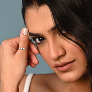 Anillos de Plata de Ley 925 de Primera Calidad para Mujer, Diseño Geométrico con Estilo Romántico, Chapado en Rodio con Incrustaciones de Circonio - Product Image 4