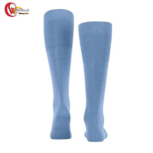 Chaussettes de sport personnalisées OEM Chaussettes de sport antidérapantes, respirantes, à la longueur du genou Chaussettes de sport en vente entière - Product Image 5