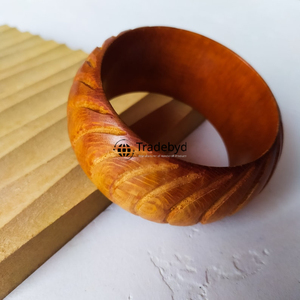 Brazaletes de madera hechos a mano de estilo bohemio para mujer Tradebyd, accesorios de moda y regalos elegantes - Product Image 1