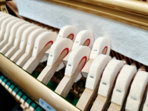 Piano Vertical KAWAI NS25 Hecho en Japón, Económico para Principiantes e Intermedios, Duradero y Elegante para el Mercado de Exportación - Product Image 3