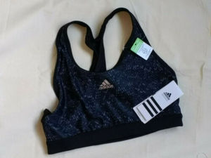 Conjunto de sujetador de yoga y Gimnasio Deportivo bordado con logotipo personalizado, mallas cortas elásticas de cintura alta, más tejido elástico para pérdida de peso, modelo de niña - Product Image 3