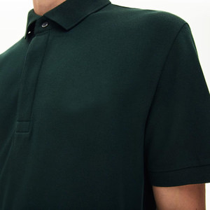 Polo de piqué de algodón elástico verde oscuro de corte regular 100% con logotipo bordado personalizado con tapeta de botones oculta y costilla - Product Image 5