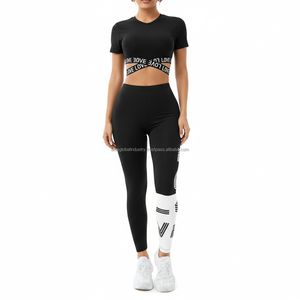 Ensemble de vêtements de sport pour femmes avec imprimé « Love » noir, leggings patchwork personnalisés OEM, ensemble de 2 pièces pour la salle de sport, l'entraînement et le fitness - Product Image 3