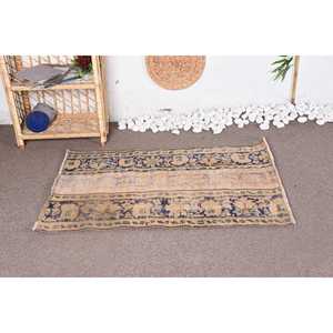 Alfombra de lana Vintage de 2,5x3,7 pies, diseño rectangular de retazos beige y negro, hecha a mano con respaldo de látex para dormitorio o sala de estar - Product Image 1