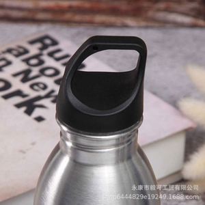 Bouteille d'eau isotherme à double paroi en acier inoxydable rouge pour les voyages et les activités de plein air avec couvercle - Product Image 4