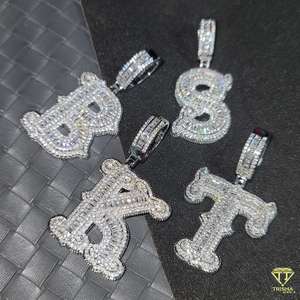 Colgante de letras Baguette con inicial helada ostentosa en plata de ley 925 con diamantes VVS Moissanite, joyería de Hip Hop - Product Image 2