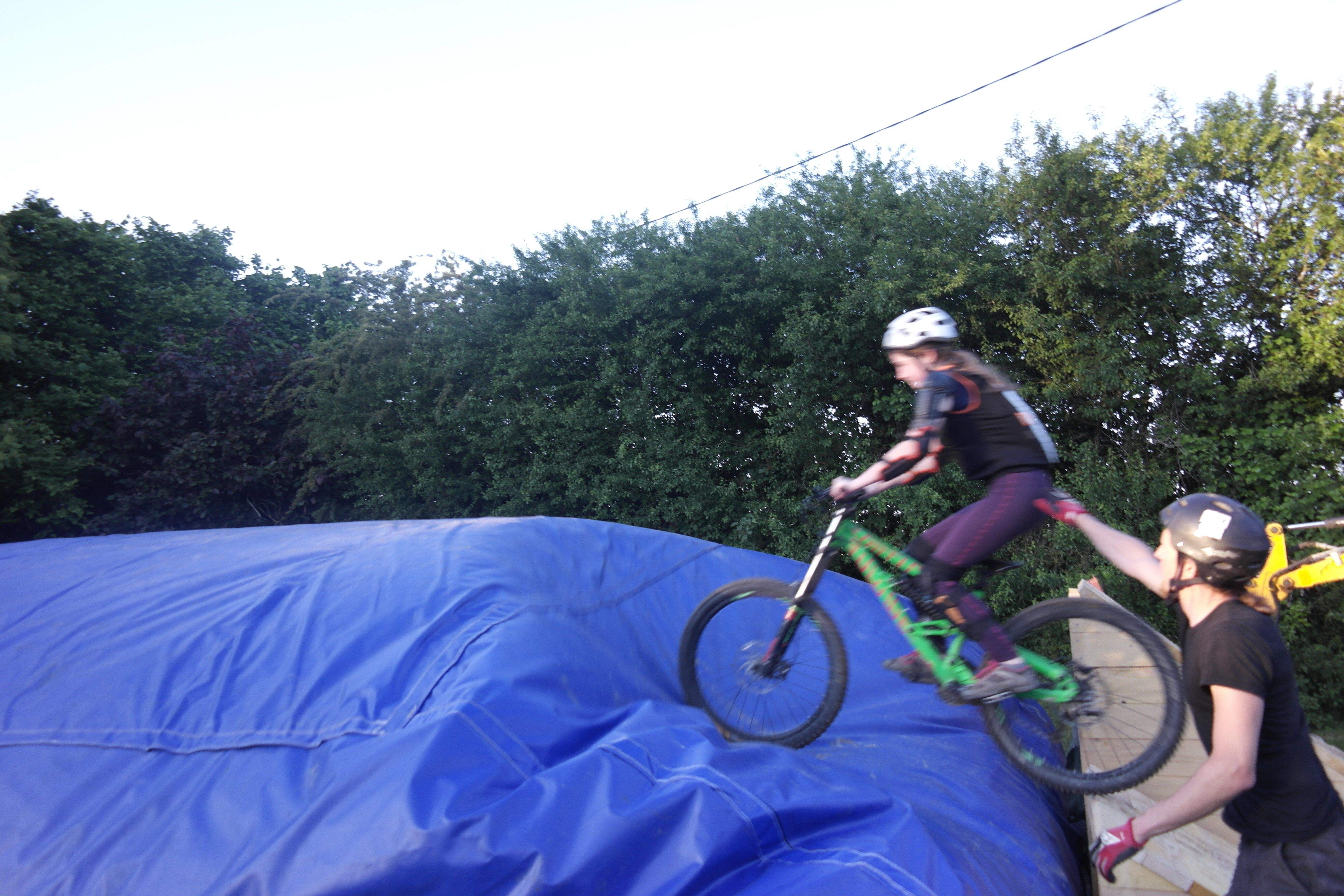 Colchón inflable para bicicleta de montaña, airbag para salto de