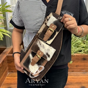 Nuevo Bolso bandolera de cuero de vaca personalizable para hombres y mujeres, bolso de pecho para exteriores, bolsos de hombro de viaje de ocio multifuncionales - Product Image 1