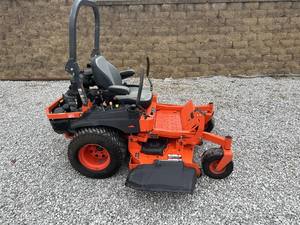 Cortadoras de Césped de Giro Cero Kubota Z422KWTNC-60 Usadas en Venta - Product Image 2
