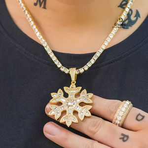 Colgante de copo de nieve de diseñador en joyería de Hip Hop con oro blanco de 10kt y diamantes de moissanita de corte Baguette redondo - Product Image 4