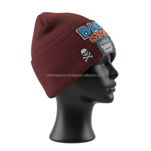 Gorro de mujer Premium 300 GSM tejido acrílico Color granate con parche de mezclilla bordado logotipo personalizado gorro de jacquard - Product Image 5
