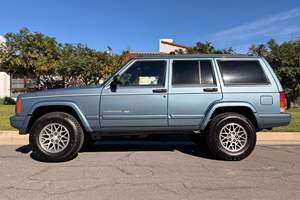 Jeep Cherokee Limited 4x4 de 1998, occasion, sans réserve, moteur 6 cylindres de 4,0 litres, provenance Californie, peu modifiée - Product Image 2