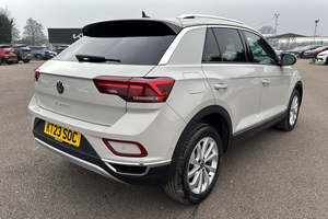 Volkswagen T-Roc 1.5 TSI STYLE HATCHBACK 2023 abordable (conduite à gauche/droite) - Product Image 2