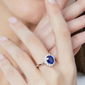 แหวนหมั้นเงินแท้ทรงวงรีคลาสสิค Jeulia รุ่น Halo - Product Image 4
