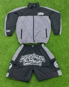 Chándal de dos piezas de nailon reflectante personalizado de alta calidad para hombre, conjunto corto cortavientos con estampado personalizado de colores en contraste - Product Image 2