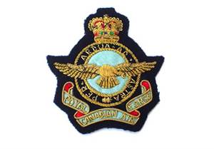 Insigne et patch de fil de lingot de broderie à la main de fabrication du Pakistan pour la conception de client d'uniformes - Product Image 6