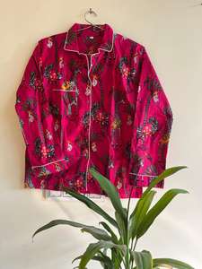 Pijama de traje de noche de algodón rosa para mujer con cuello en V con hermoso estampado de animales transpirable estilo suave y sexy - Product Image 4