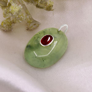 Pendentif en pierre précieuse prehnite et rubis naturel de haute qualité en argent Sterling 925 massif bijoux faits à la main pour la vente en gros - Product Image 3