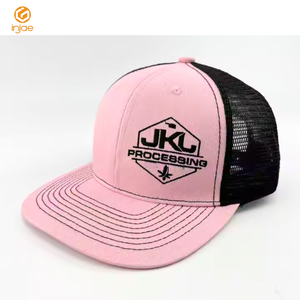Sombrero de camionero personalizado de 6 paneles de bajos impuestos, diseño de logotipo bordado 2D, ala plana, gorras estructuradas para mujer, gorra deportiva de moda de Color negro y rosa - Product Image 1