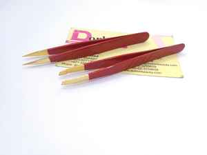 Pince à épiler à sourcils de qualité super fine couleur rouge enduite de pointes plaquées or pince à épiler les cheveux pince à épiler les sourcils Pakistan - Product Image 3