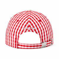 Topi Baseball Gingham Kotak-kotak Katun Merah Putih 6 Panel Dapat Disesuaikan Bordir Logo Kustom Unisex Pelindung Matahari Musim Panas