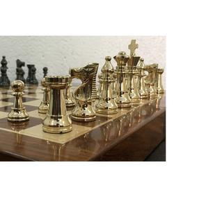 Échecs en laiton en métal de créateur à prix réduit Échecs en laiton faits à la main avec pièces Accessoires de décoration pour la maison Fabricant et exportateur - Product Image 1
