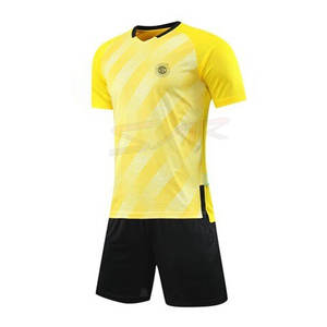 Conjunto de ropa de fútbol para adultos y jóvenes personalizado, Jersey transpirable de secado rápido y pantalones cortos con logotipo impreso, gran oferta, estilo OEM - Product Image 2