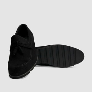 Mocasines de terciopelo negro con suela de cuña ligera Zapatos planos de cuero genuino de alta calidad para hombre Zapatos casuales de moda para hombre - Product Image 3