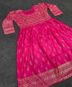 Robe de soirée avec robe de créateur en tissu Dupatta Faux Georgette Robes de mariée pour femmes du fournisseur indien Robes de mariée Kurta - Product Image 3